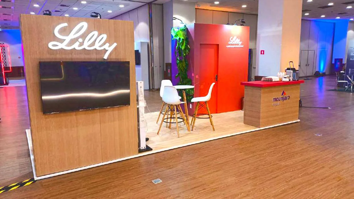 Ambientação de marca Lilly em evento
